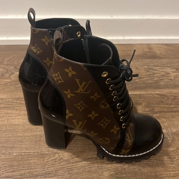Women Louis Vuitton boots - Picture 2 of 6